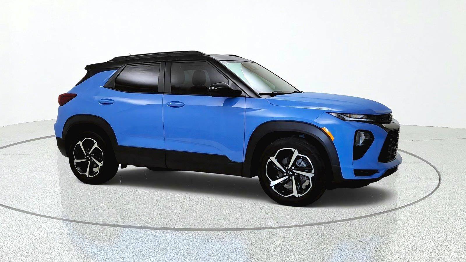 Used 2023 Chevrolet TrailBlazer RS w/ Sun and Liftgate Package FWD image 8