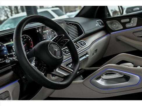 New 2026 Mercedes-Benz GLS 580 4MATIC image 12