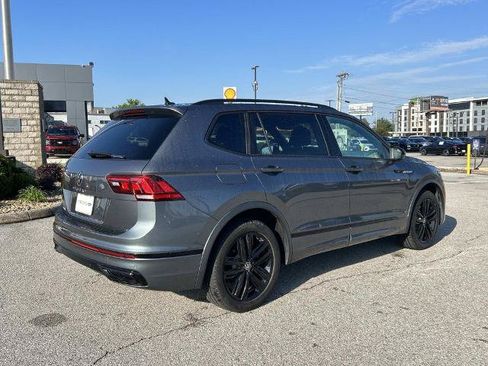 Used 2022 Volkswagen Tiguan SE R-Line FWD image 4