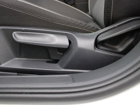 Used 2025 Volkswagen Jetta Sport FWD image 43