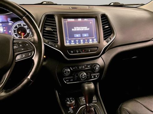 Used 2020 Jeep Cherokee Trailhawk AWD/4WD image 6