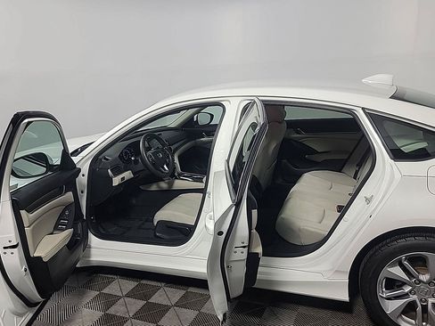 Certified 2018 Honda Accord LX image 15