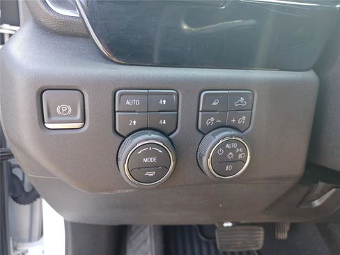 Used 2024 Chevrolet Silverado 2500 LTZ w/ LTZ Convenience Package image 30