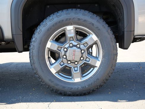 New 2026 GMC Sierra 2500 SLT w/ SLT Premium Package image 4