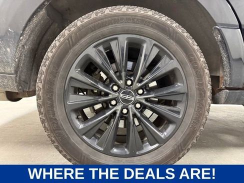 Used 2015 Lincoln Navigator 4WD image 25