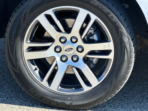 Used 2023 Ford Expedition Limited image 35