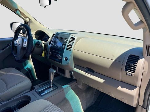 Used 2016 Nissan Frontier SV RWD image 25