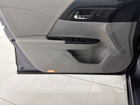 Used 2015 Honda Accord Touring image 10