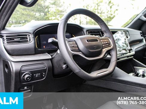 Used 2024 Jeep Wagoneer Series II w/ Flexible Seating Group image 24