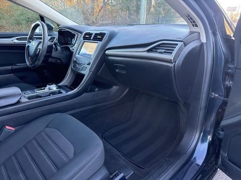 Used 2020 Ford Fusion SE image 24