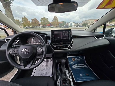 Used 2021 Toyota Corolla LE image 11