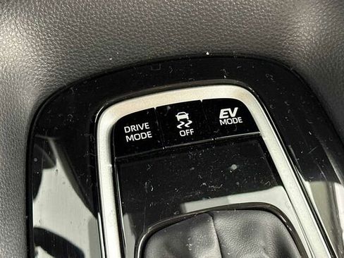 Used 2024 Toyota Corolla LE image 35