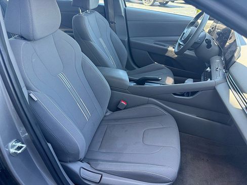 Used 2024 Hyundai Elantra SEL FWD image 31