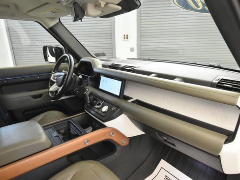 Used 2020 Land Rover Defender 110 First Edition AWD/4WD image 16