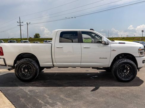 Used 2026 RAM 2500 Laramie AWD/4WD image 4