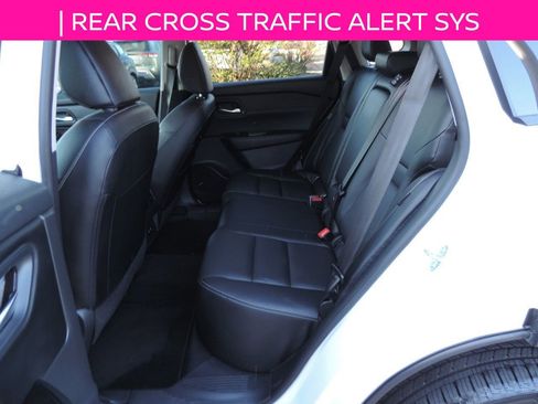 Used 2025 Nissan Rogue SL image 16