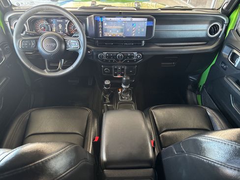 Used 2025 Jeep Gladiator Sport image 34