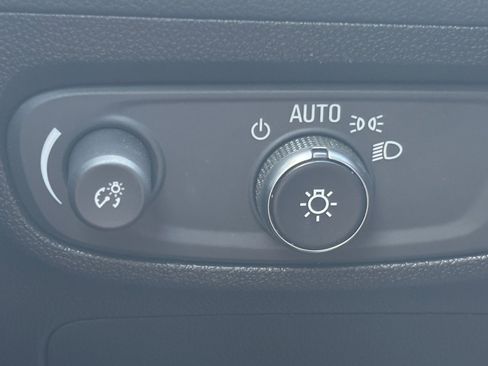 Used 2025 Buick Encore GX Preferred FWD image 33