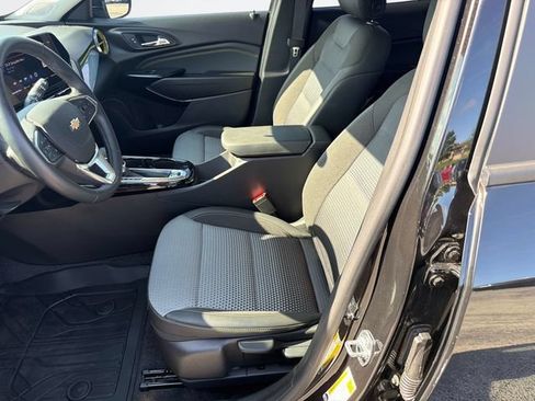 Used 2024 Chevrolet Trax LT w/ Driver Confidence Package FWD image 20
