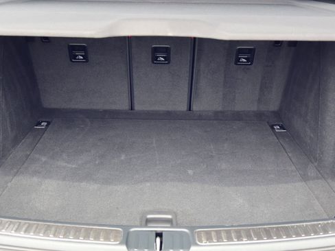 Certified 2025 Porsche Macan image 22