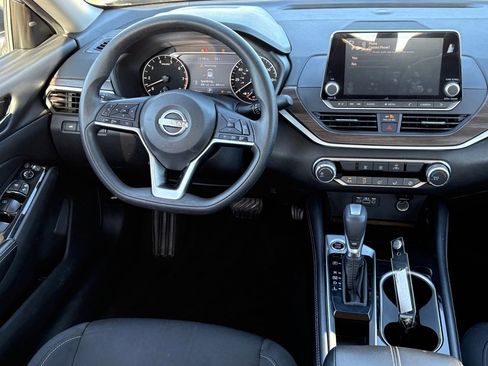 Certified 2023 Nissan Altima 2.5 SV image 13