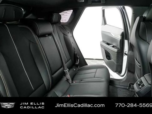 Used 2025 Cadillac Optiq Luxury 2 w/ LPO, Floor Liner Package AWD/4WD image 21