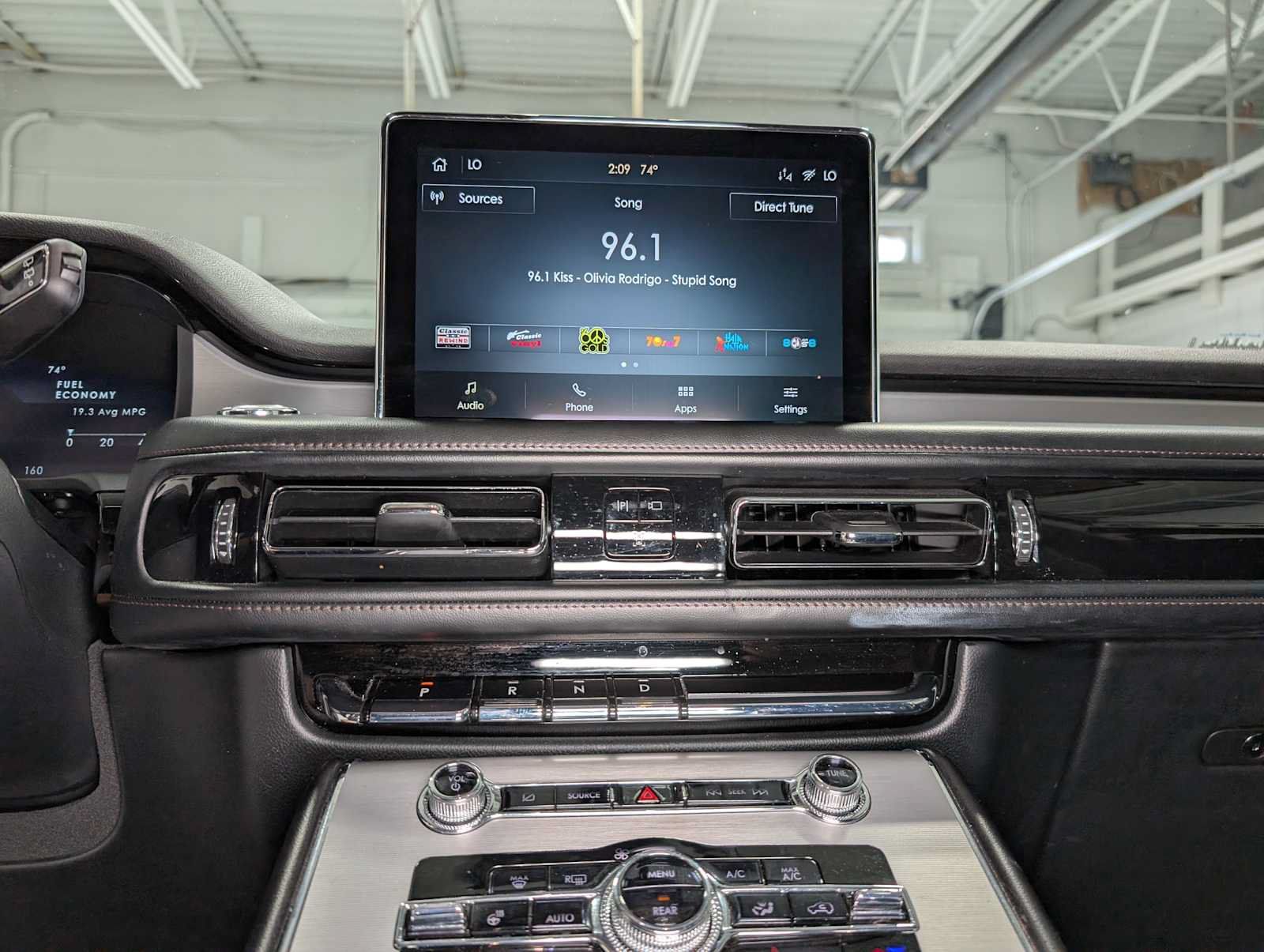 Used 2021 Lincoln Aviator AWD w/ Elements Package image 30