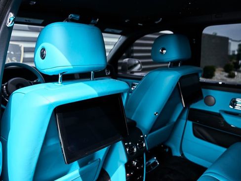 Used 2025 Rolls-Royce Cullinan Black Badge image 43