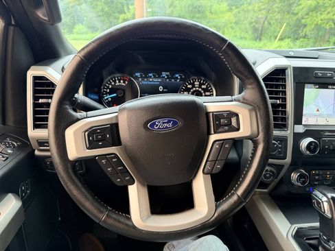Used 2019 Ford F150 Lariat w/ Equipment Group 502A Luxury AWD/4WD image 20