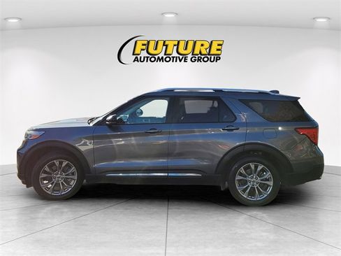 Certified 2022 Ford Explorer Limited w/ Equipment Group 301A image 10