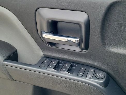 Used 2019 Chevrolet Silverado 1500 Custom w/ Custom Convenience Package image 17