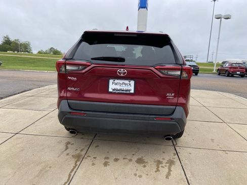 Used 2022 Toyota RAV4 XLE AWD/4WD image 11