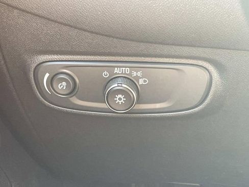 Used 2024 Chevrolet Equinox LT FWD image 27