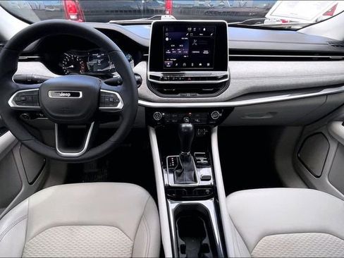 Certified 2022 Jeep Compass Latitude AWD/4WD image 15