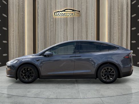 Used 2023 Tesla Model X AWD/4WD image 4