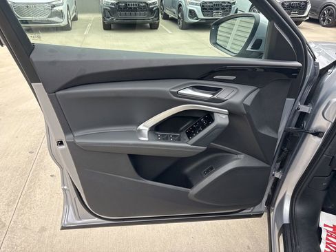 Certified 2025 Audi Q5 Premium Plus w/ Premium Plus AWD/4WD image 12