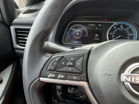 Used 2025 Nissan Leaf S FWD image 26