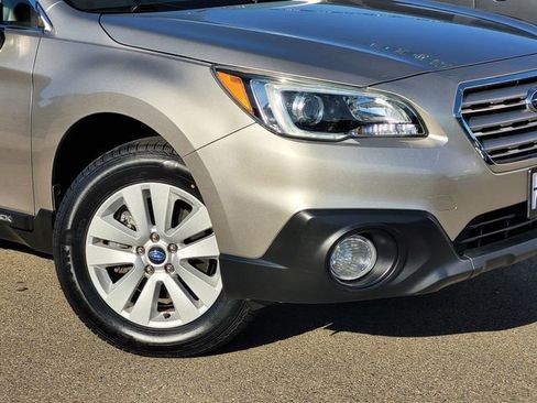 Used 2017 Subaru Outback 2.5i Premium image 9