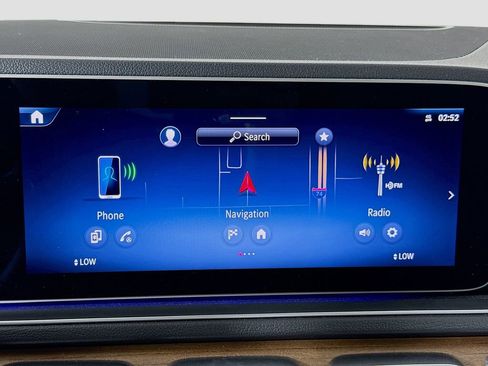 Used 2024 Mercedes-Benz GLE 350 4MATIC w/ Driver Assistance Package image 15