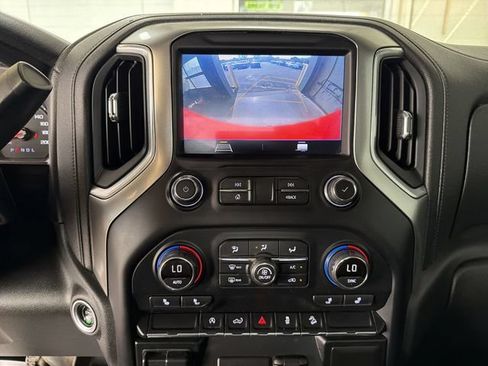 Used 2021 Chevrolet Silverado 1500 LT Trail Boss w/ Bed Protection Package AWD/4WD image 17