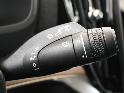 New 2026 Volvo XC90 B6 Plus w/ Protection Package Premier image 31