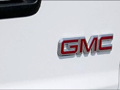 Certified 2025 GMC Savana 3500 LT w/ LT Preferred Equipment Group RWD image 10