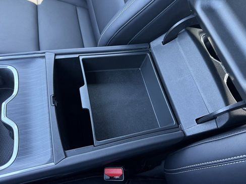 Used 2024 GMC Acadia Elevation image 48