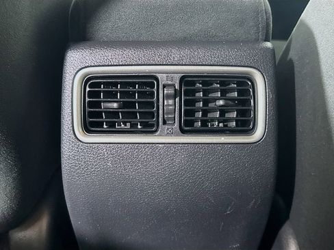 Used 2015 Nissan Altima 2.5 SV w/ Convenience Package image 24