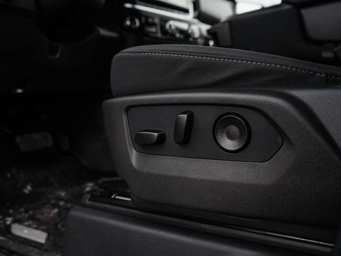 New 2026 GMC Sierra 1500 SLE AWD/4WD image 16