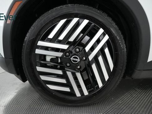 Used 2026 Nissan Leaf SV+ FWD image 17