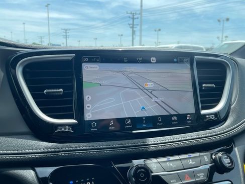 New 2027 Chrysler Pacifica Select w/ Family Tech Group FWD image 19