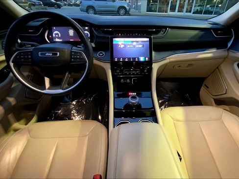 Used 2022 Jeep Grand Cherokee L Limited image 15