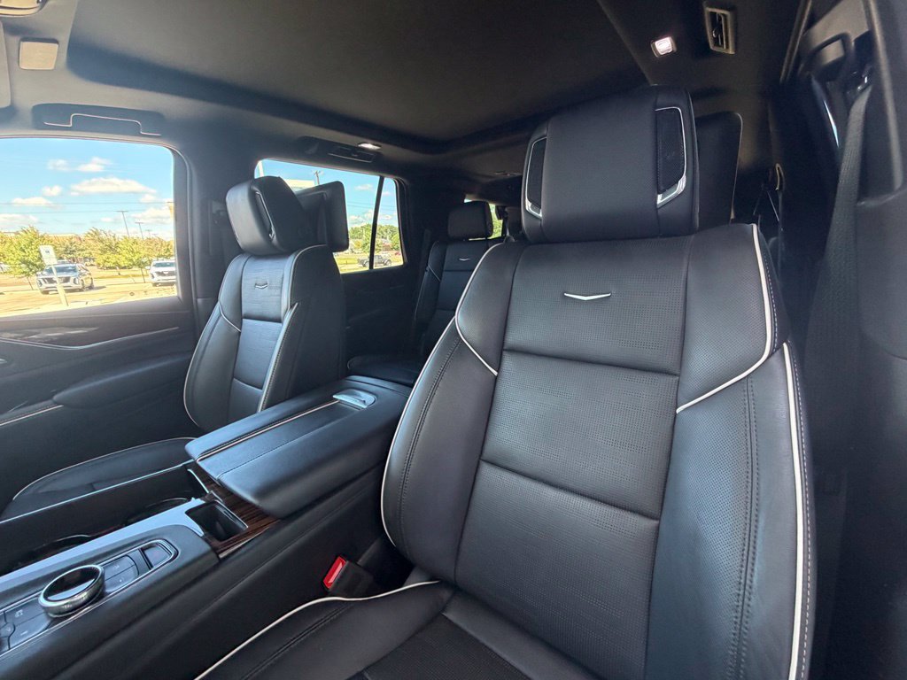 Used 2023 Cadillac Escalade Premium Luxury w/ Performance Package RWD image 12