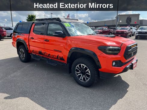 Used 2023 Toyota Tacoma TRD Sport w/ Black Out Package (TMS) AWD/4WD image 9